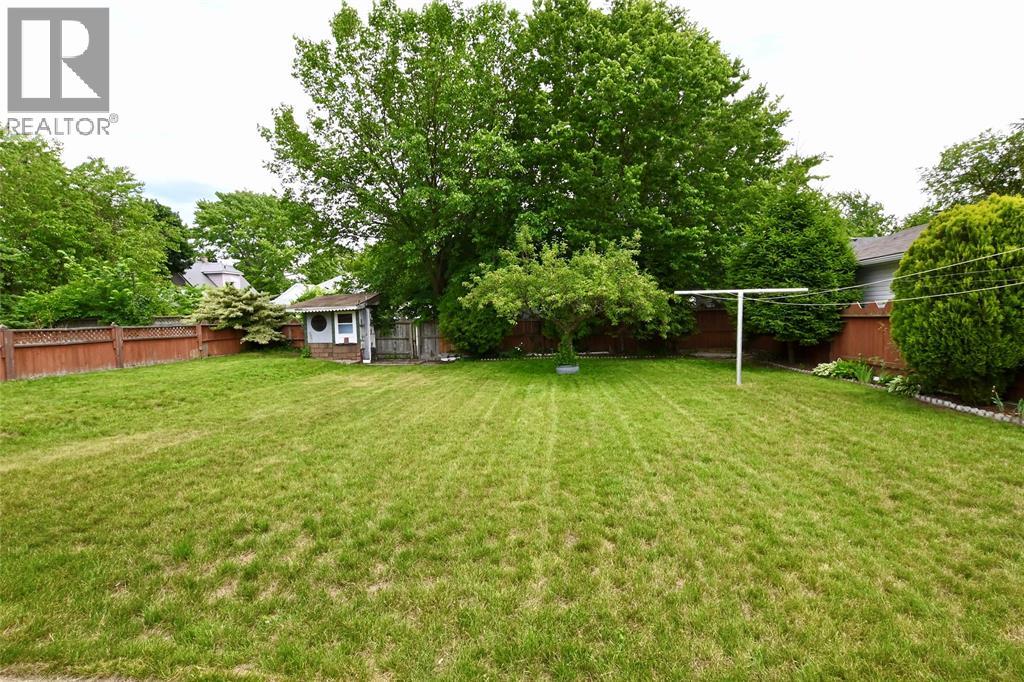 118 PARKER STREET Sarnia Ontario Canada N7T6G1 4