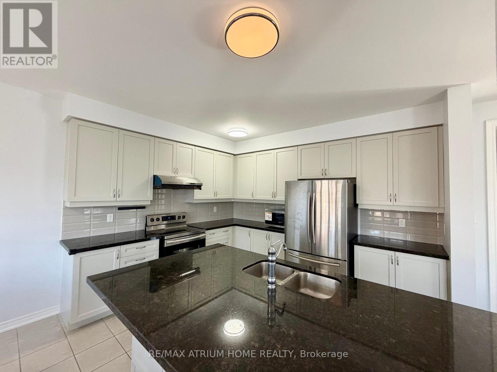 22 Duggan Street, Aurora, Ontario  L4G 0Y9 - Photo 11 - N13847892