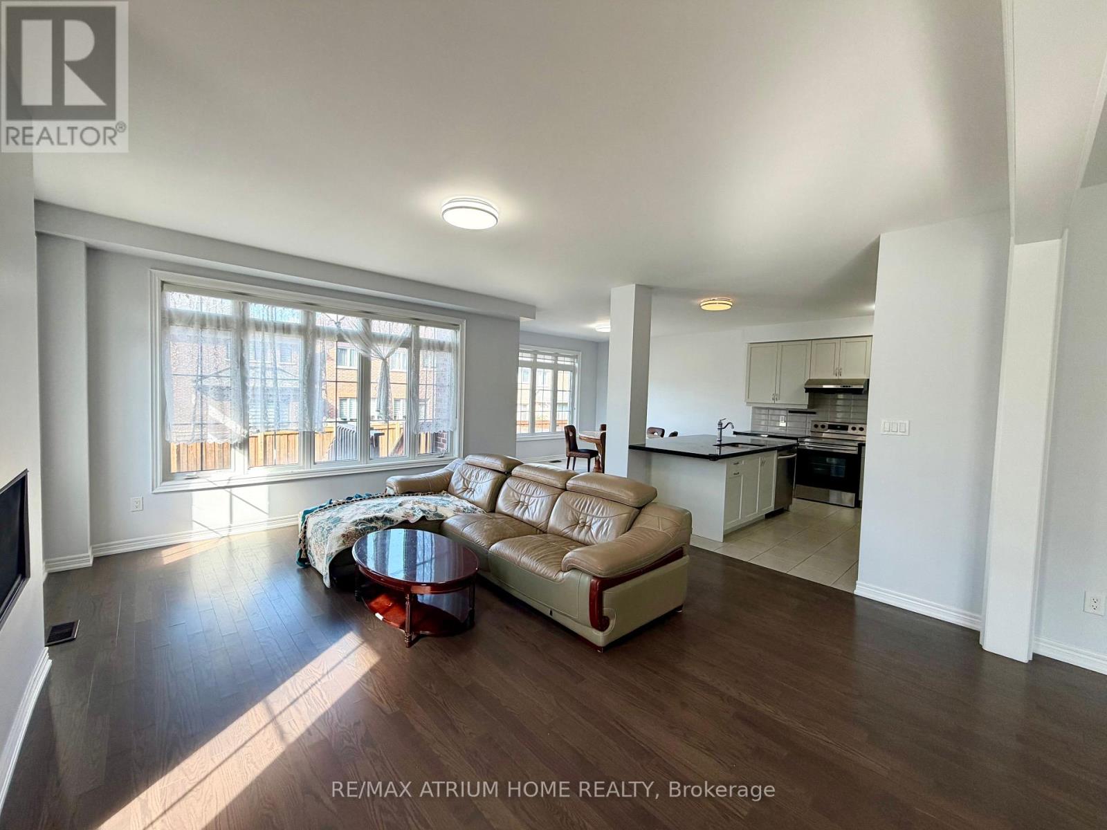 22 Duggan Street, Aurora, Ontario  L4G 0Y9 - Photo 7 - N13847892