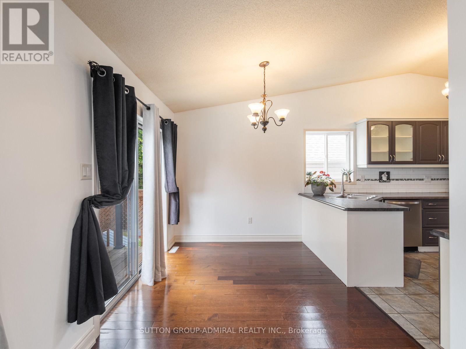 28 Harwood Drive, Barrie (Painswick North), Ontario  L4N 7B9 - Photo 10 - S13847916