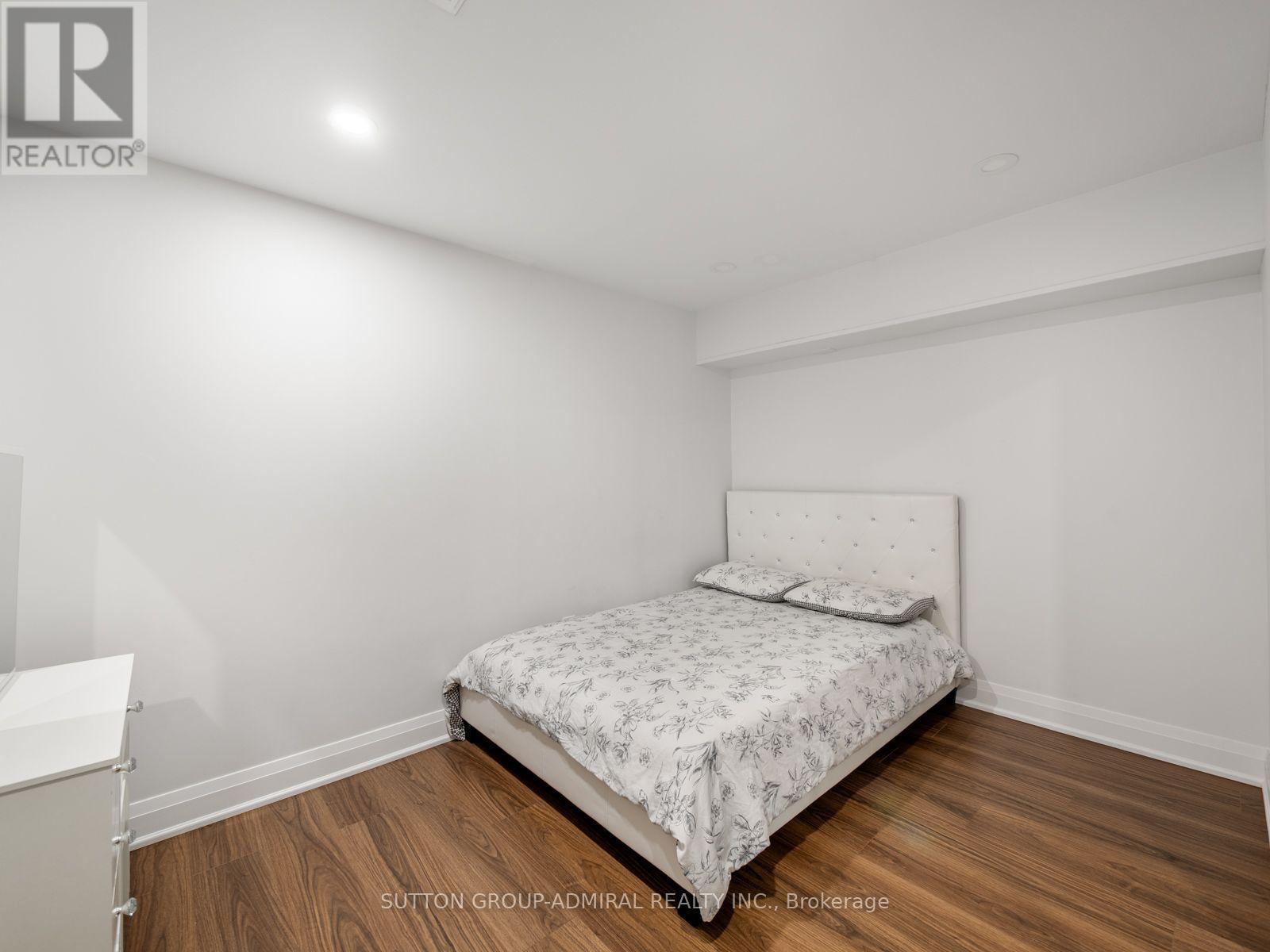 28 Harwood Drive, Barrie (Painswick North), Ontario  L4N 7B9 - Photo 37 - S13847916