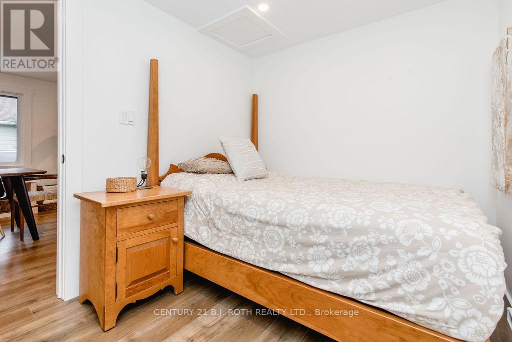 12 Domar Road, Tiny, Ontario  L0L 2J0 - Photo 16 - S13847936