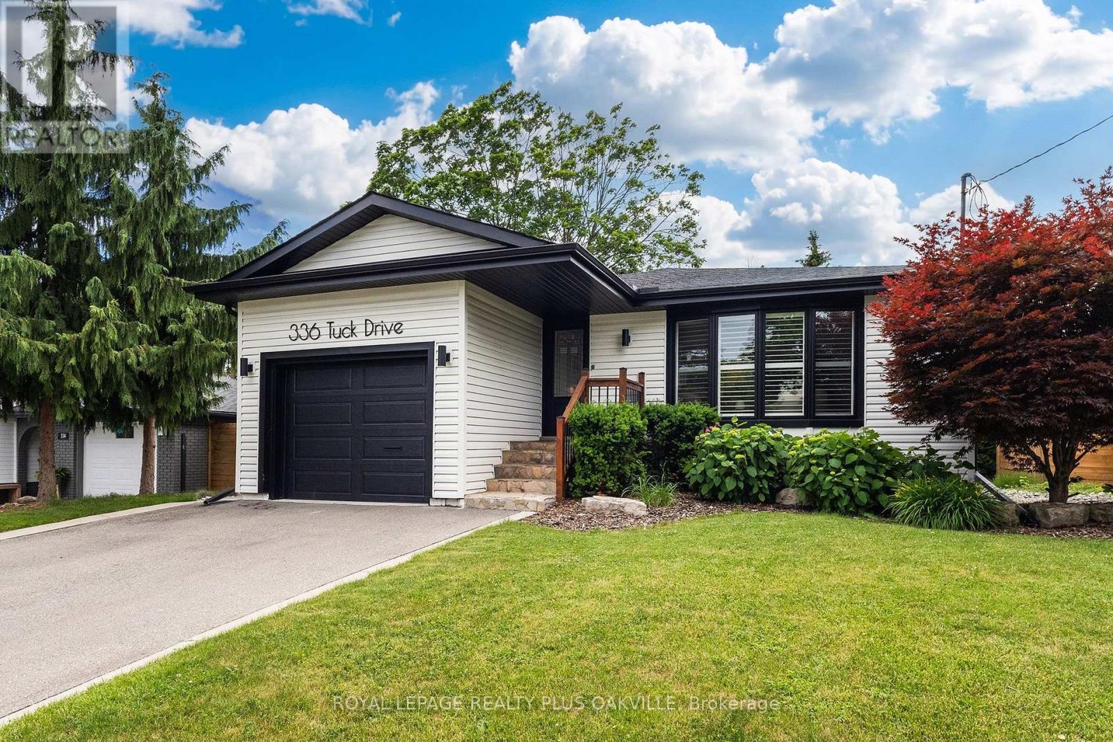 336 Tuck Drive, Burlington, Ontario  L7L 2R3 - Photo 2 - W13847902