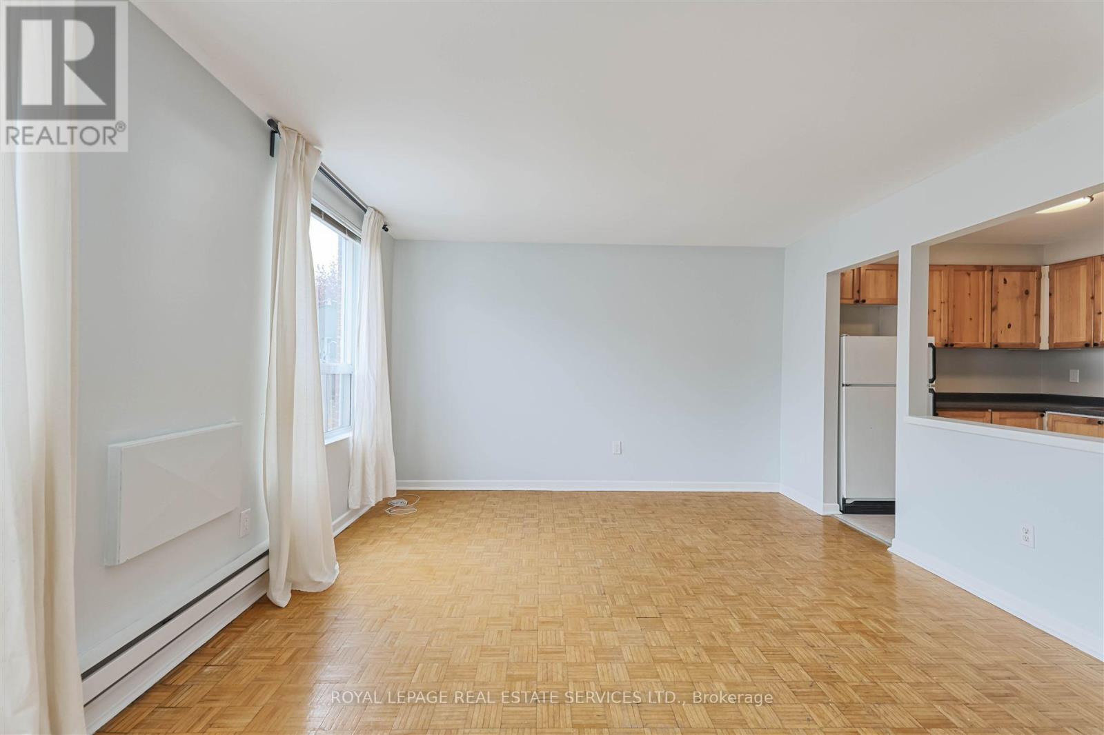 Back - 2875 Bloor Street W, Toronto, Ontario  M8X 1B3 - Photo 4 - W13847918
