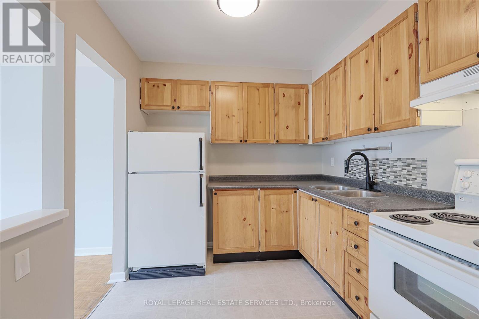BACK - 2875 BLOOR STREET W