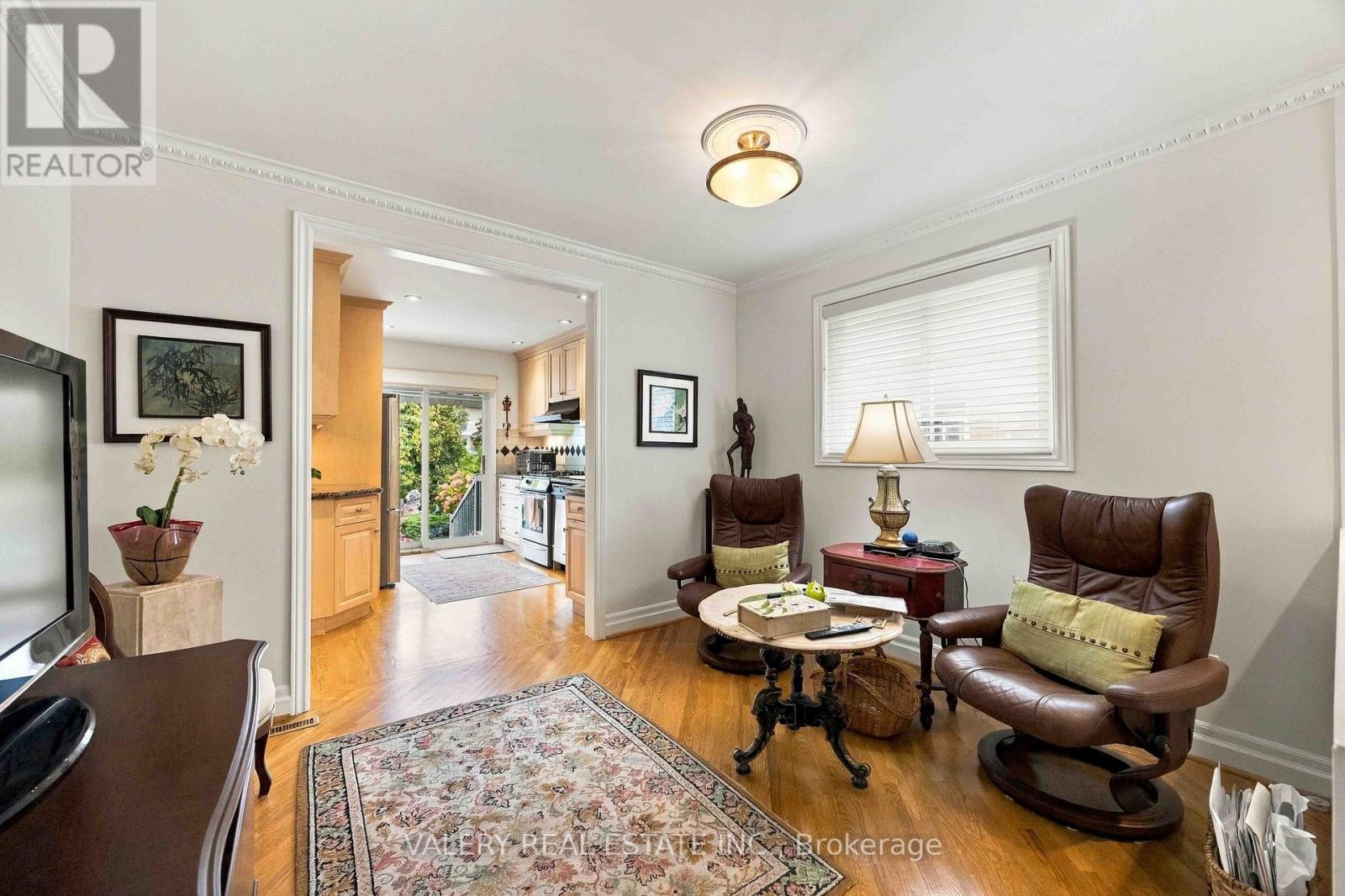305 Renforth Road, Toronto, Ontario  M9C 2L4 - Photo 11 - W13847994