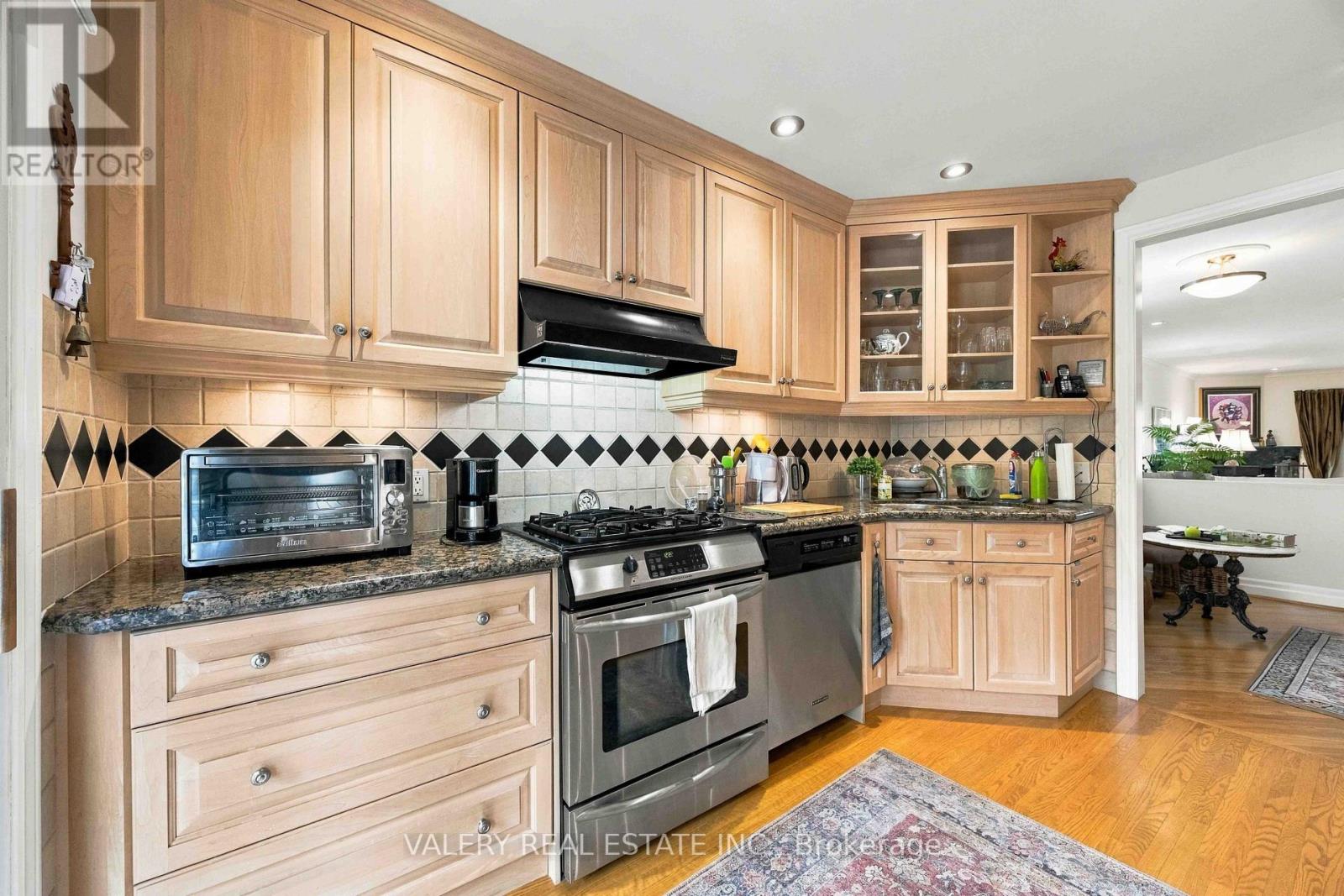 305 Renforth Road, Toronto, Ontario  M9C 2L4 - Photo 13 - W13847994