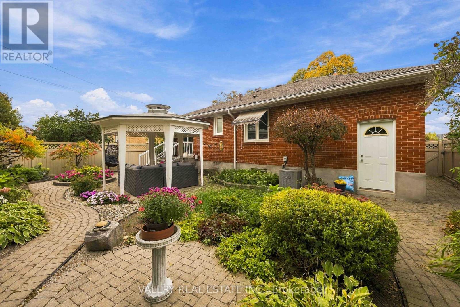 305 Renforth Road, Toronto, Ontario  M9C 2L4 - Photo 28 - W13847994