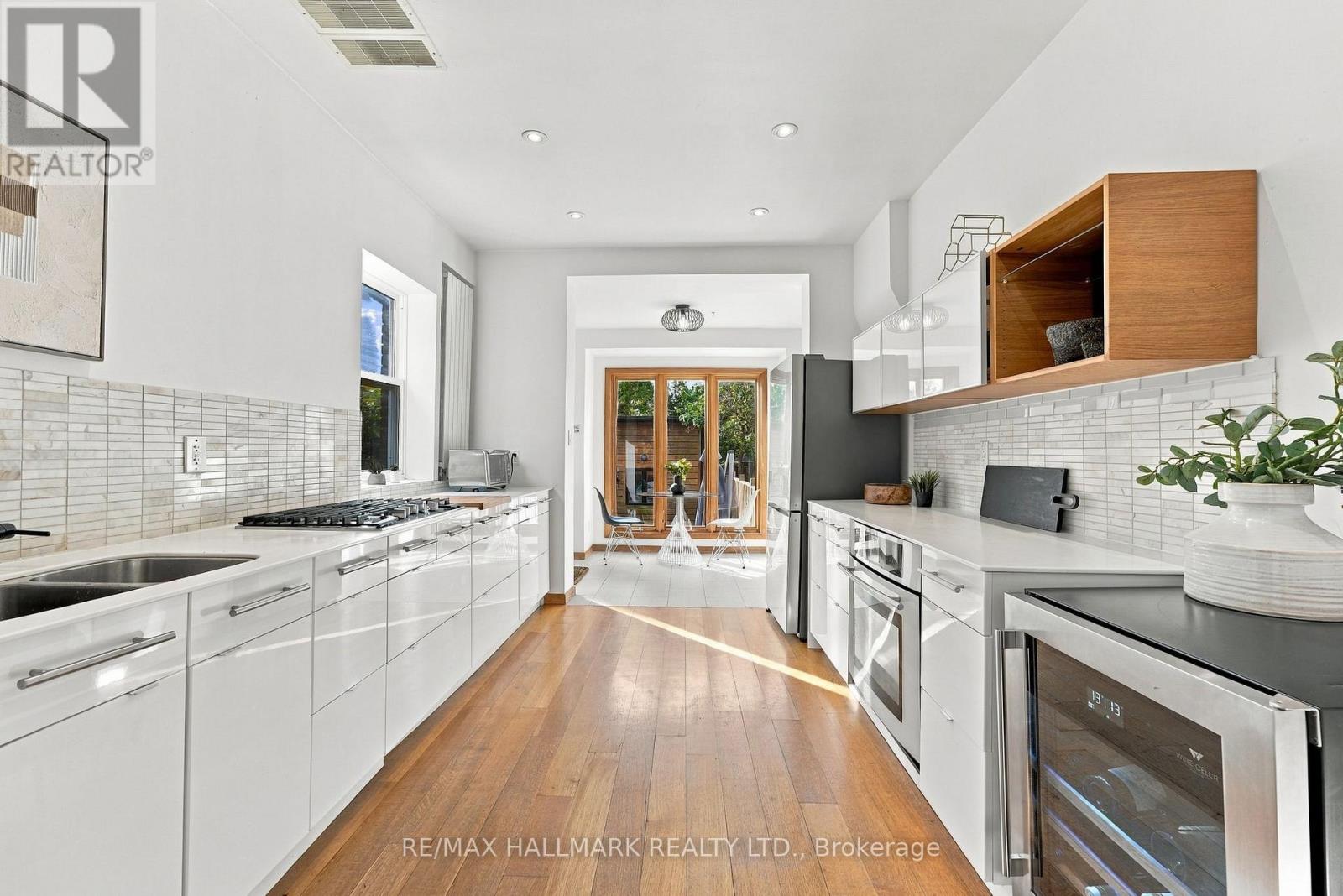 31 Wright Avenue, Toronto, Ontario  M6R 1K9 - Photo 12 - W13848062