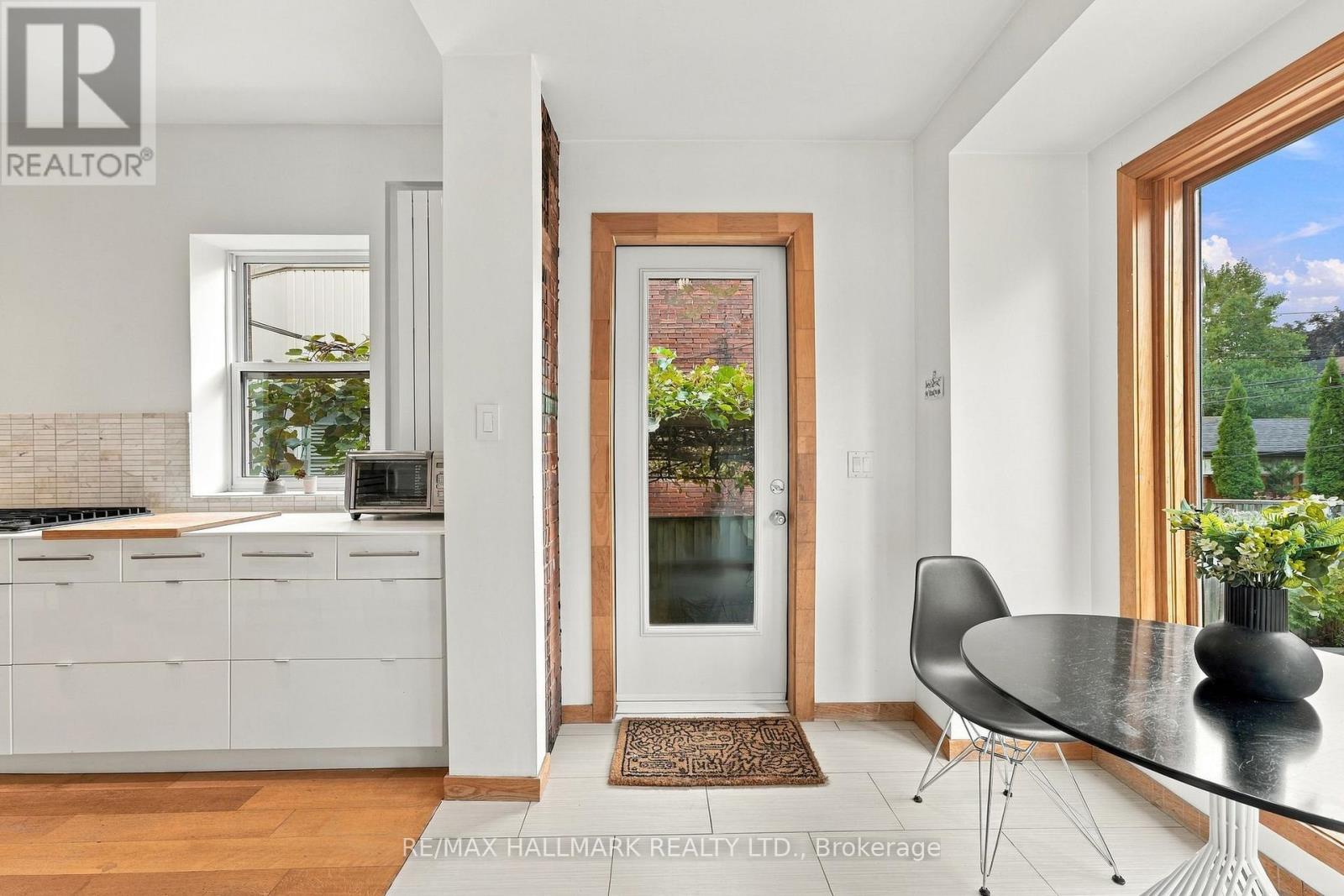 31 Wright Avenue, Toronto, Ontario  M6R 1K9 - Photo 17 - W13848062