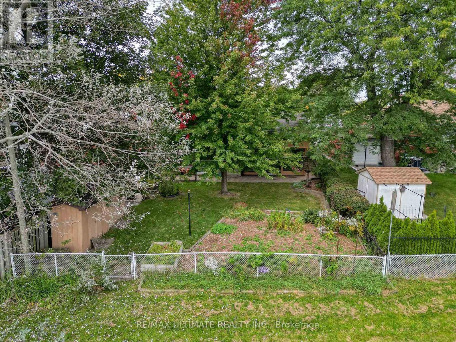 81 Flora Drive, Toronto, Ontario  M1P 1A5 - Photo 46 - E13566156