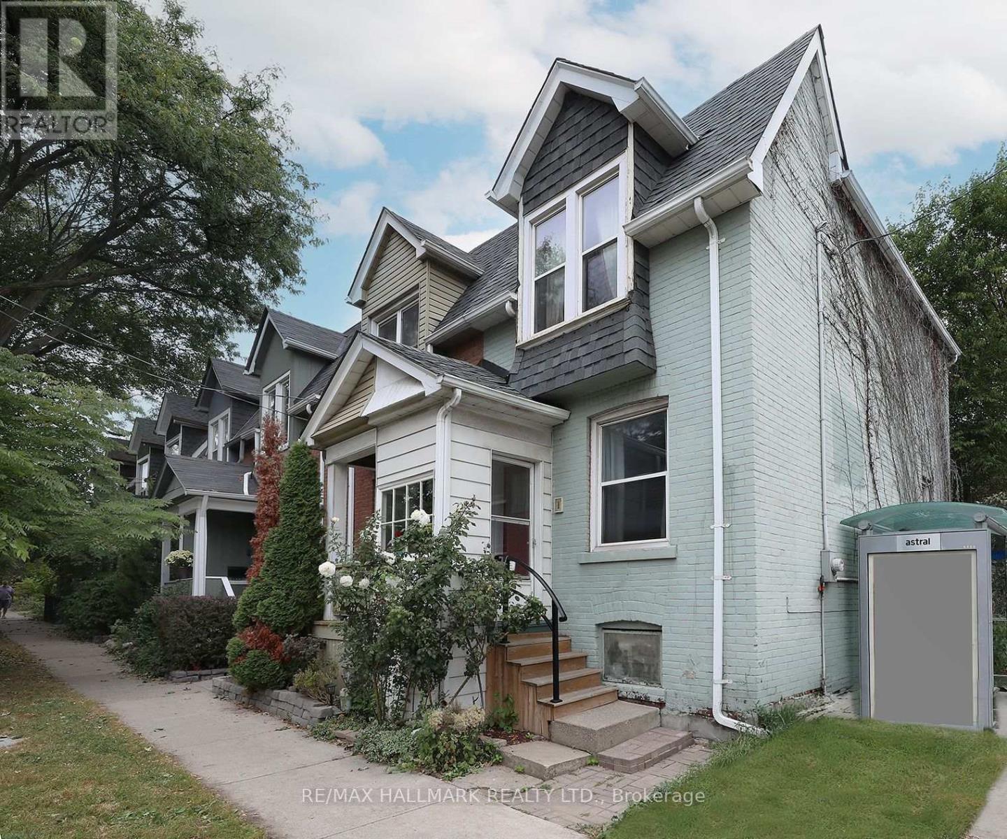 1 Lockwood Road, Toronto, Ontario  M4L 3M7 - Photo 2 - E13843322