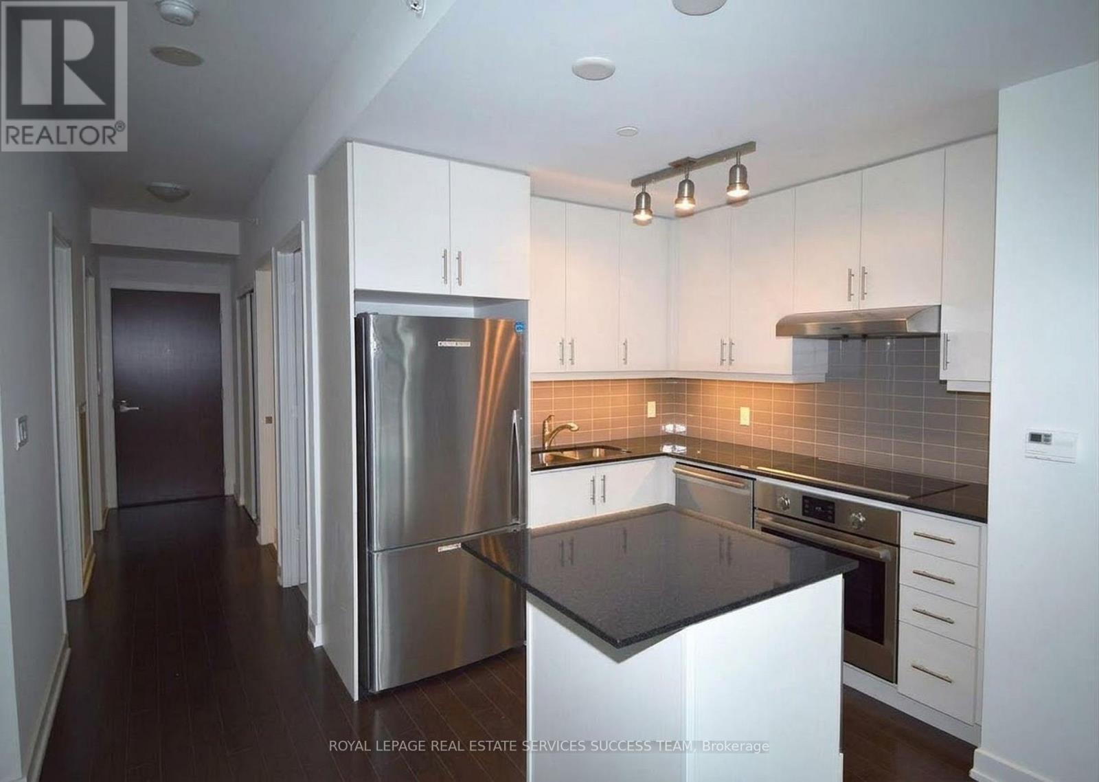 2004 - 1 The Esplanade, Toronto, Ontario  M5E 0A8 - Photo 3 - C13839474
