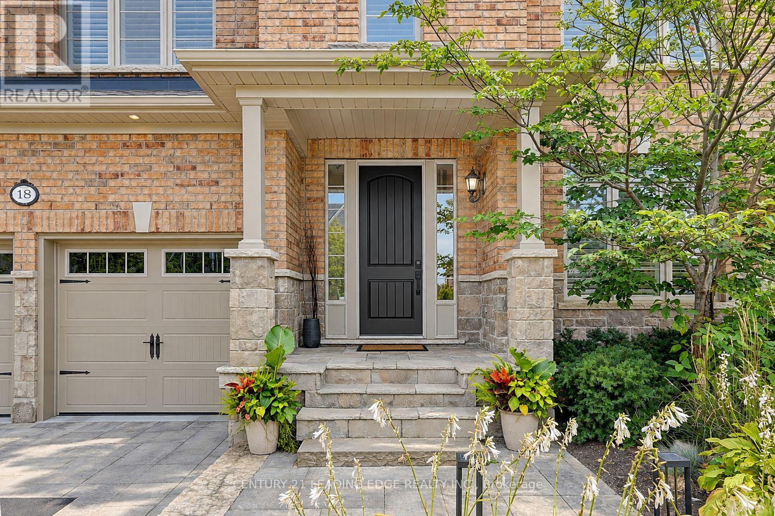 18 Pheasant Drive, Richmond Hill, Ontario  L4E 0T5 - Photo 4 - N13847524