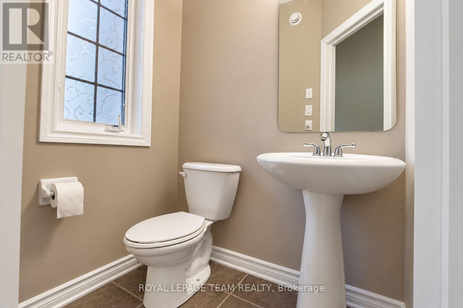 119 Bridgestone Drive, Ottawa, Ontario  K2M 0A4 - Photo 3 - X13711520