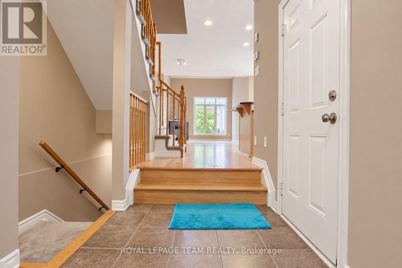 119 Bridgestone Drive, Ottawa, Ontario  K2M 0A4 - Photo 4 - X13711520