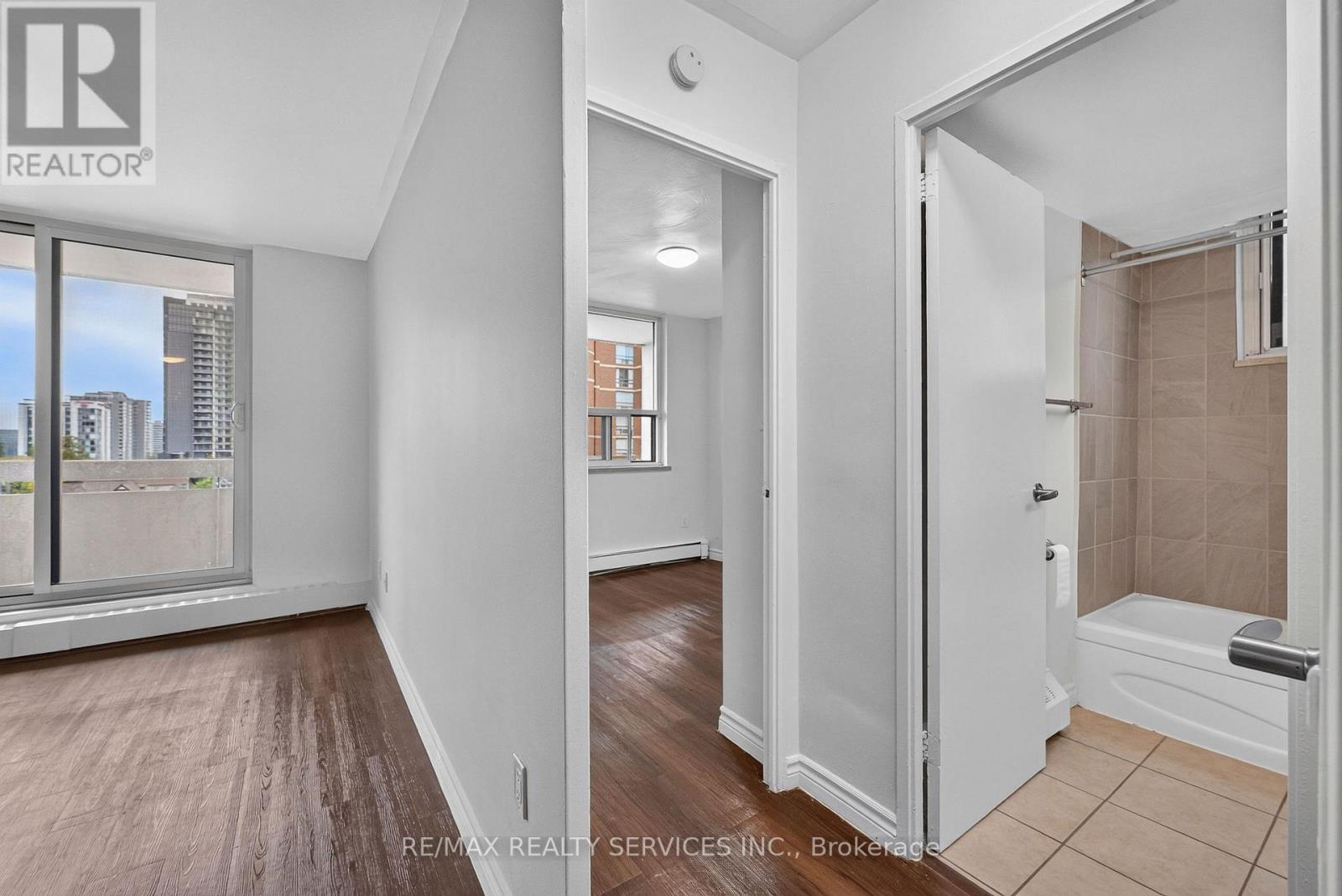908 - 223 Jackson Street W, Hamilton, Ontario  L8P 4R4 - Photo 14 - X13844464