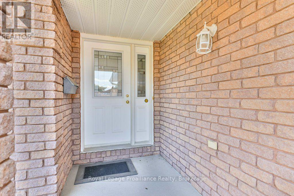 128 Maple Drive, Belleville, Ontario  K8P 2R2 - Photo 6 - X13848168