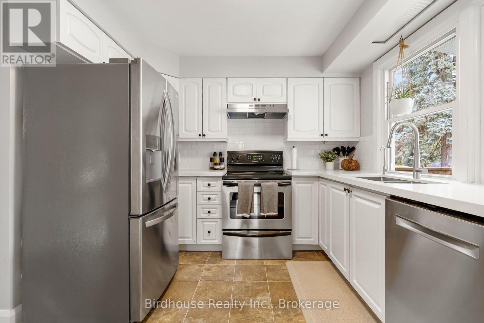 14 Angeline Street S, Kawartha Lakes, Ontario  K9V 3K8 - Photo 14 - X13848468
