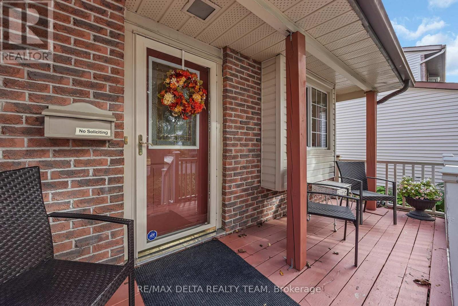 435 Duvernay Drive, Ottawa, Ontario  K1E 2N7 - Photo 2 - X13848196