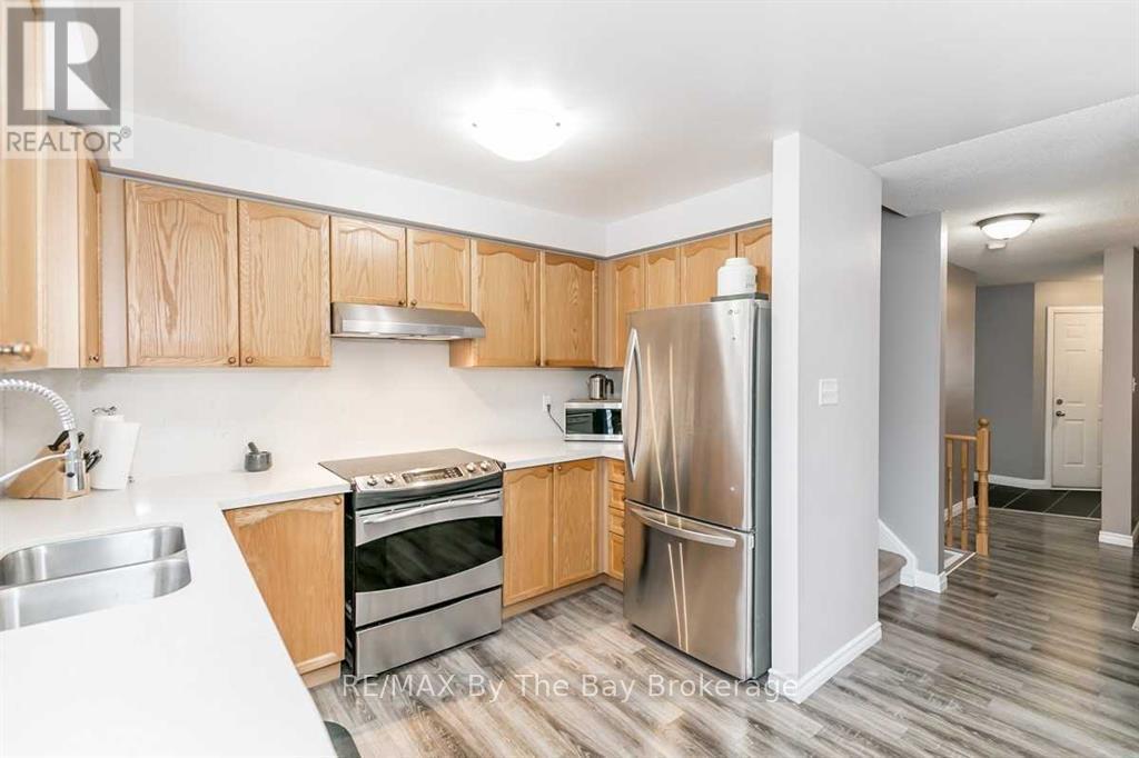 345 Ferndale Drive S, Barrie (Ardagh), Ontario  L4N 9Y6 - Photo 5 - S13848270