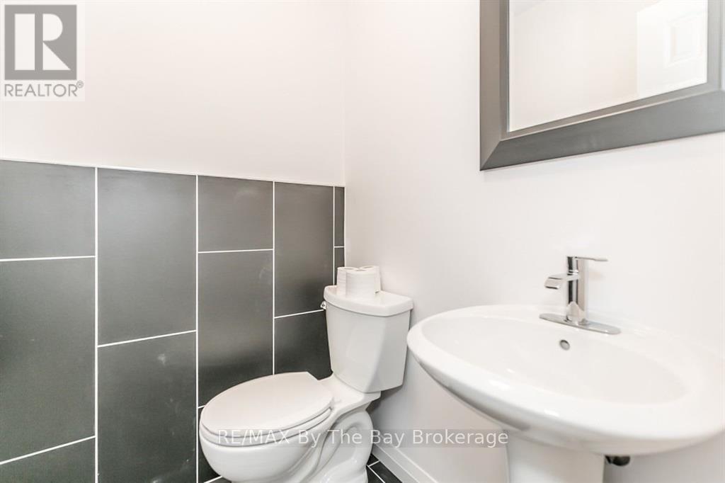 345 Ferndale Drive S, Barrie (Ardagh), Ontario  L4N 9Y6 - Photo 7 - S13848270