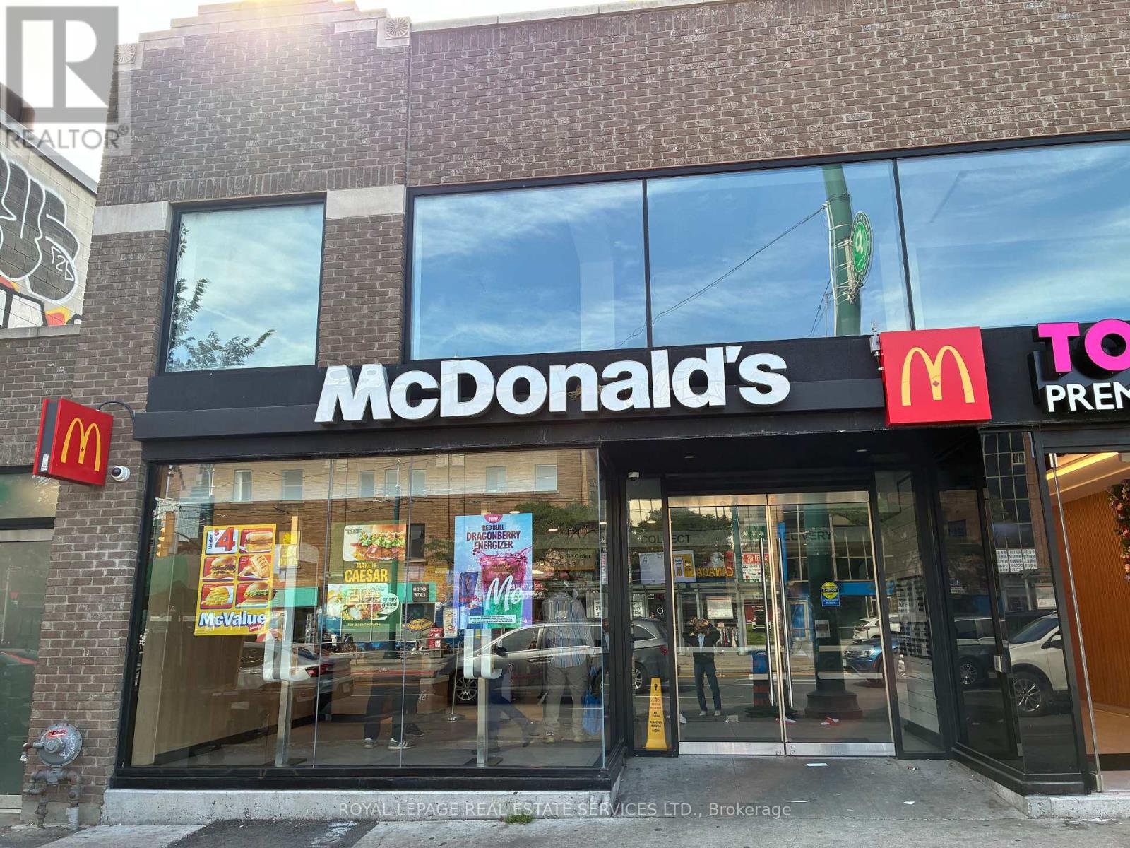 2nd Floor - 298 Spadina Avenue, Toronto, Ontario  M5T 2G5 - Photo 3 - C13848122