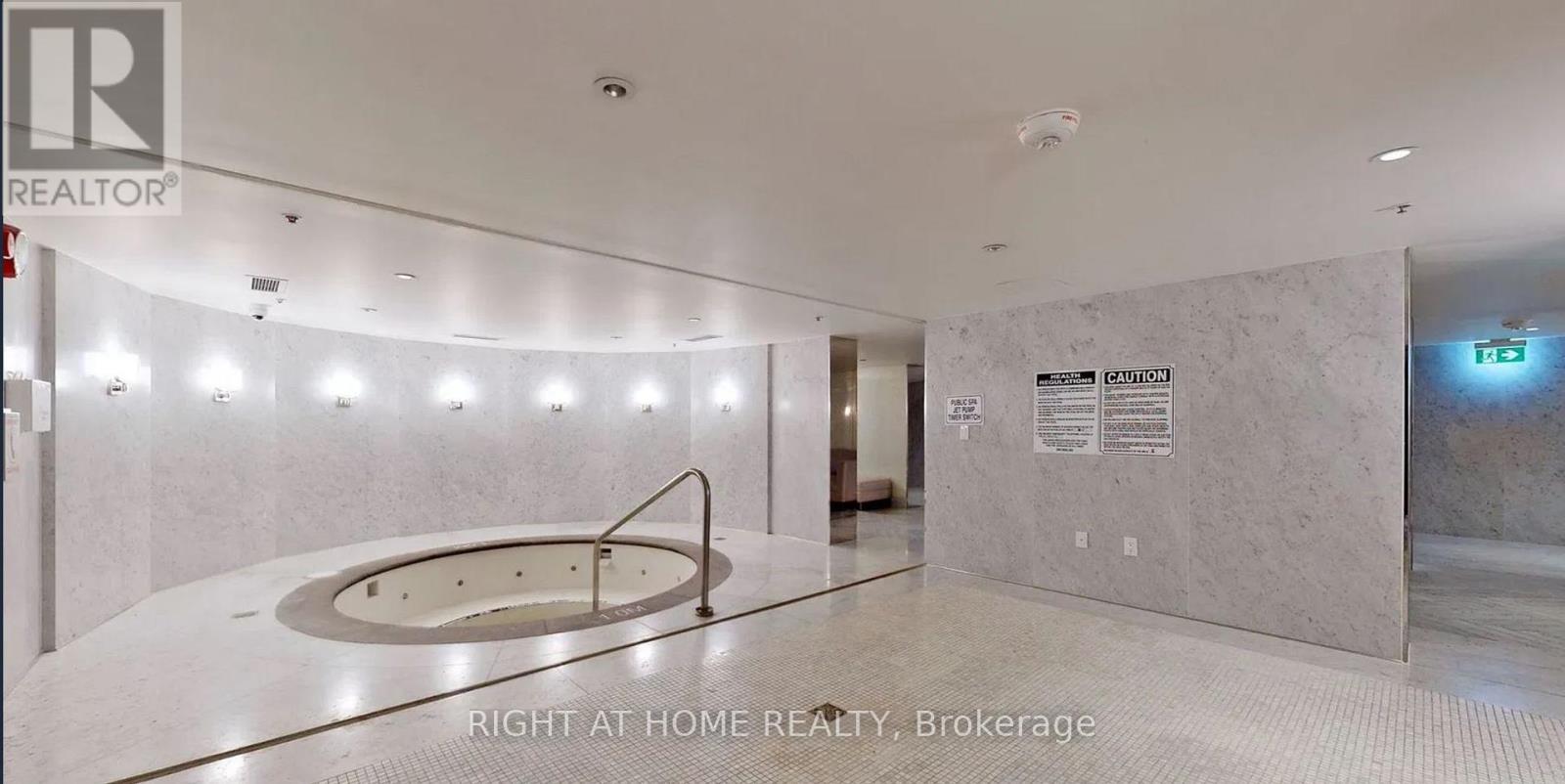1612 - 955 Bay Street, Toronto, Ontario  M5S 2A2 - Photo 18 - C13848406
