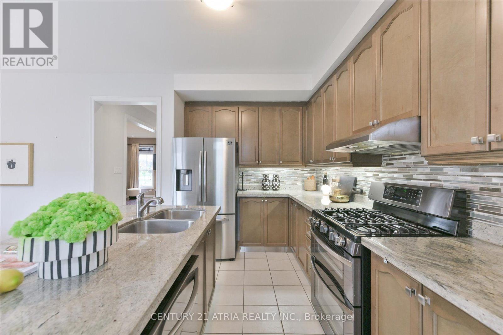 35 Russell Dawson Road, Markham, Ontario  L6C 0G7 - Photo 16 - N13841720