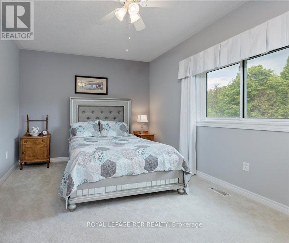 332 King Street, East Gwillimbury, Ontario  L0G 1M0 - Photo 9 - N13638598