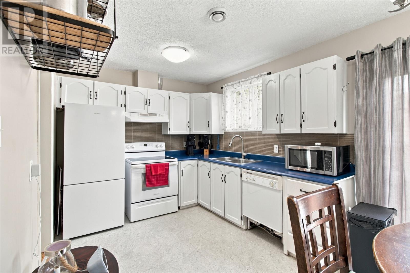 512 Main Road photo 6