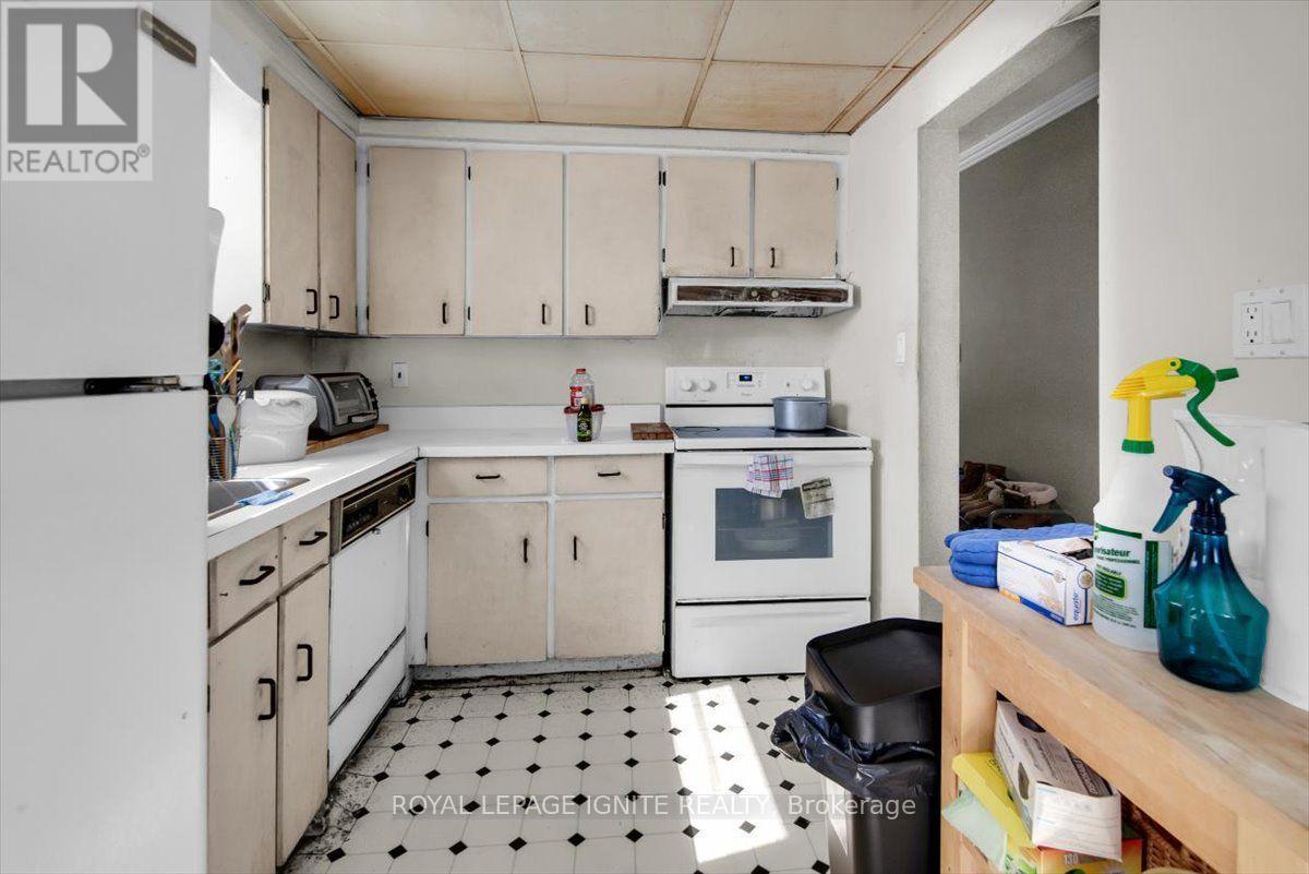 76 Celeste Drive, Toronto, Ontario  M1E 2V1 - Photo 13 - E13848142
