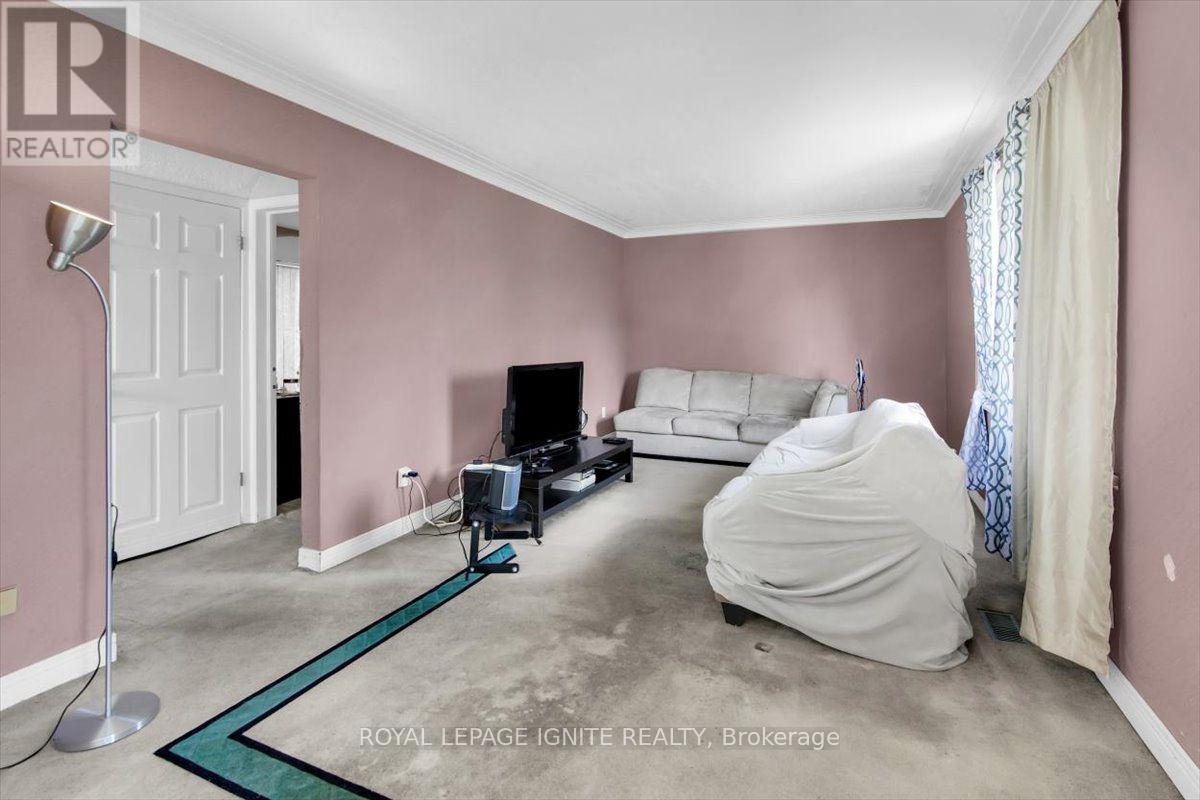 76 Celeste Drive, Toronto, Ontario  M1E 2V1 - Photo 4 - E13848142