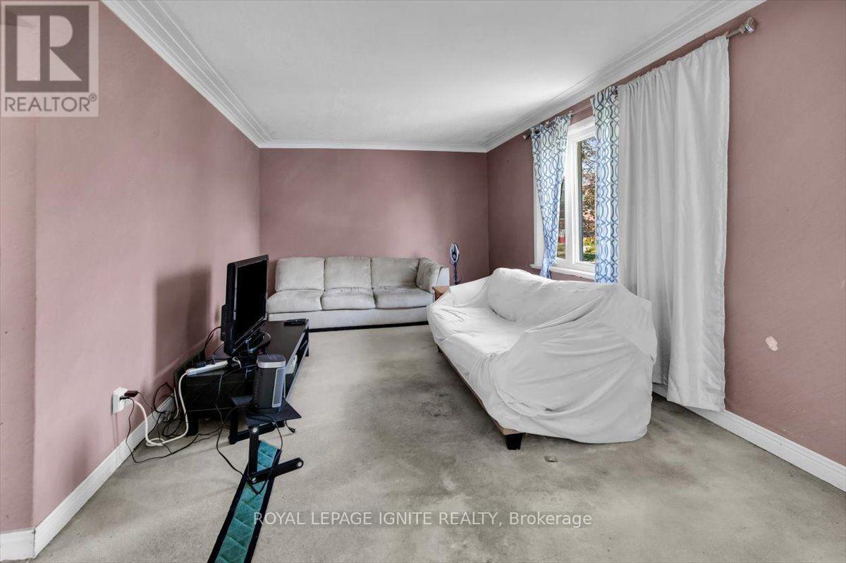 76 Celeste Drive, Toronto, Ontario  M1E 2V1 - Photo 5 - E13848142