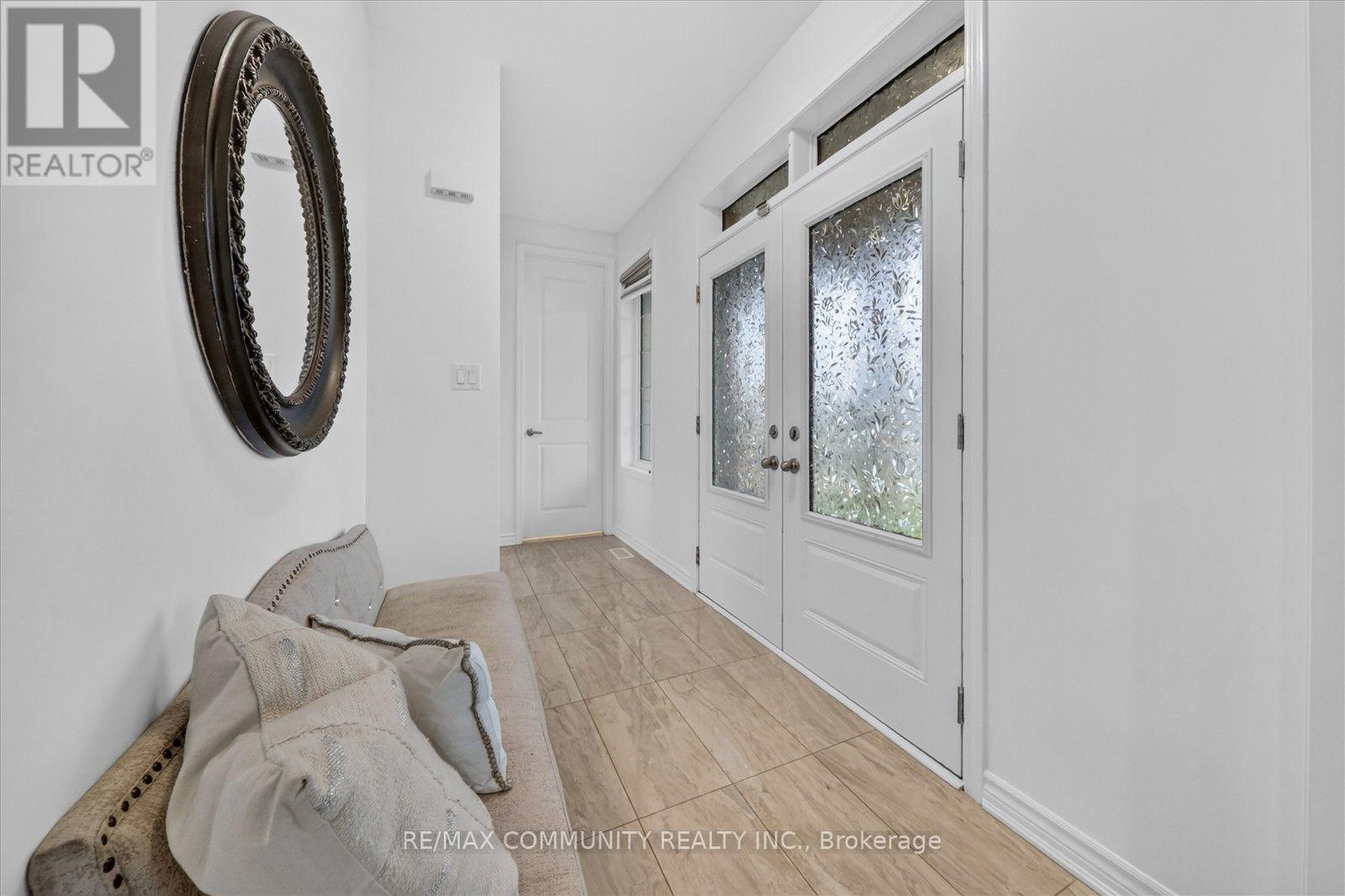 3001 Hollyberry Trail, Pickering, Ontario  L1X 0N5 - Photo 10 - E13848394