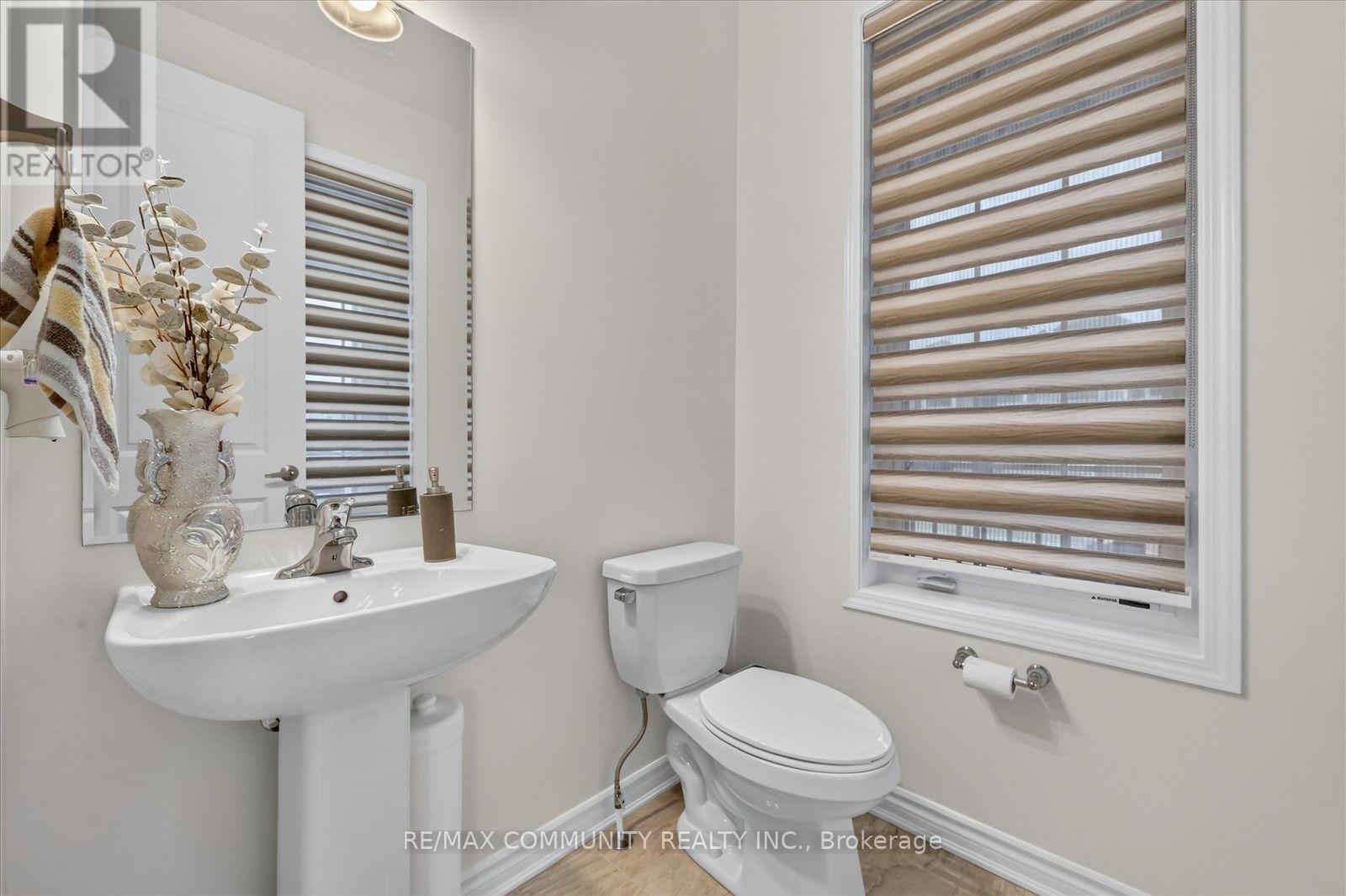 3001 Hollyberry Trail, Pickering, Ontario  L1X 0N5 - Photo 23 - E13848394