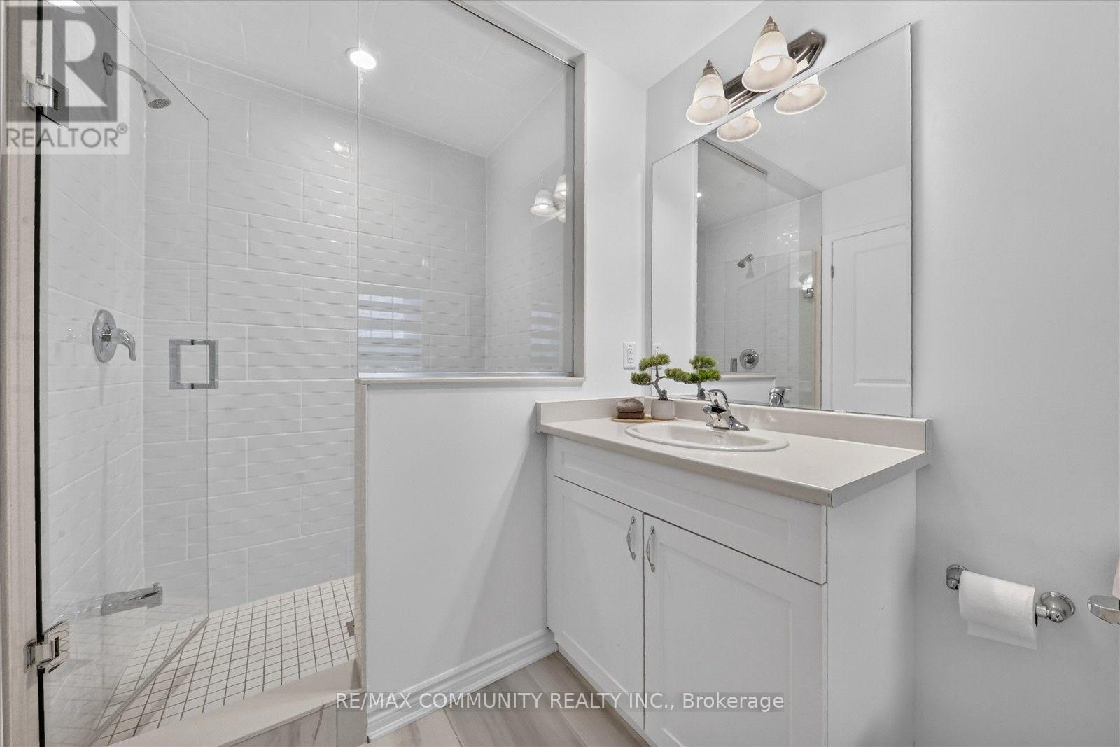 3001 Hollyberry Trail, Pickering, Ontario  L1X 0N5 - Photo 29 - E13848394