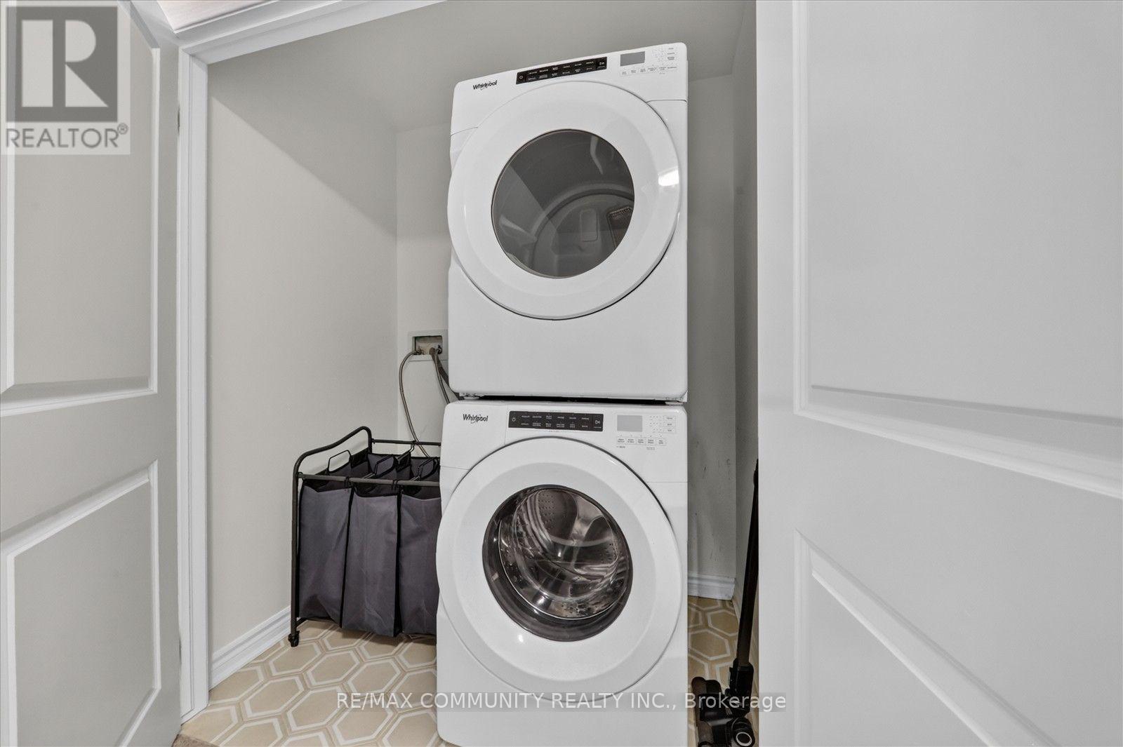 3001 Hollyberry Trail, Pickering, Ontario  L1X 0N5 - Photo 30 - E13848394