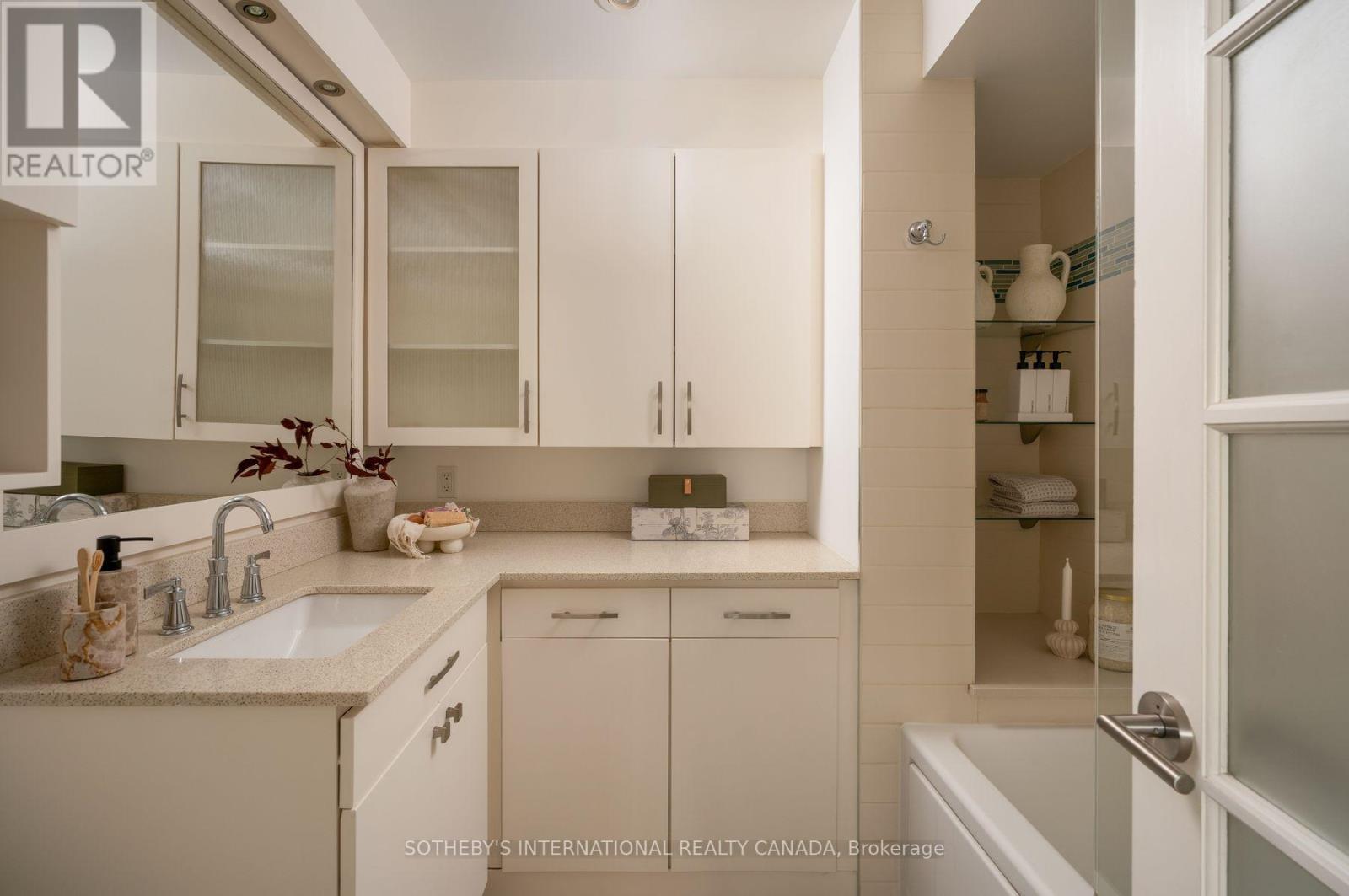 102 - 660 Pape Street, Toronto (North Riverdale), Ontario  M4K 3S5 - Photo 28 - E13848482