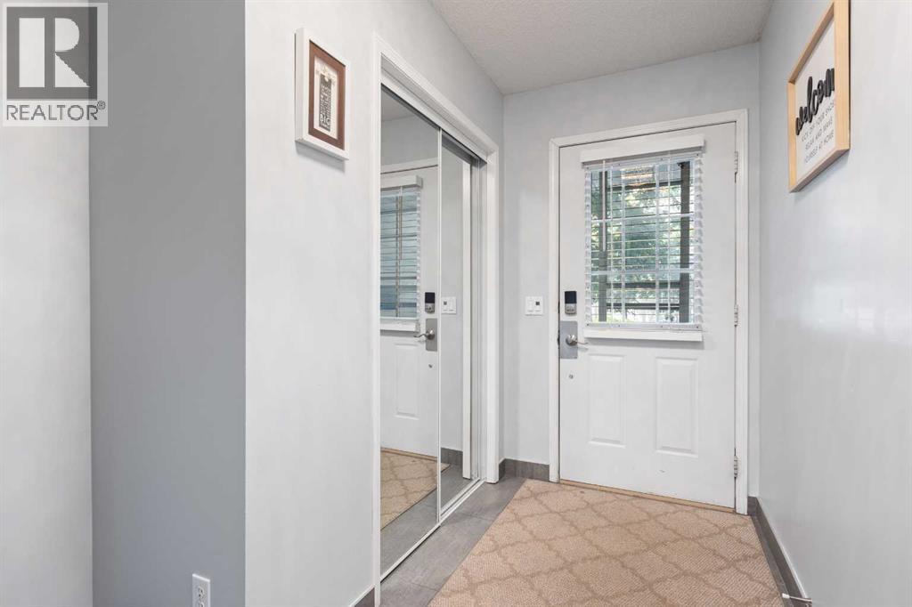 12 Kingsland Villas Sw, Calgary, Alberta  T2V 5J9 - Photo 2 - A2340347