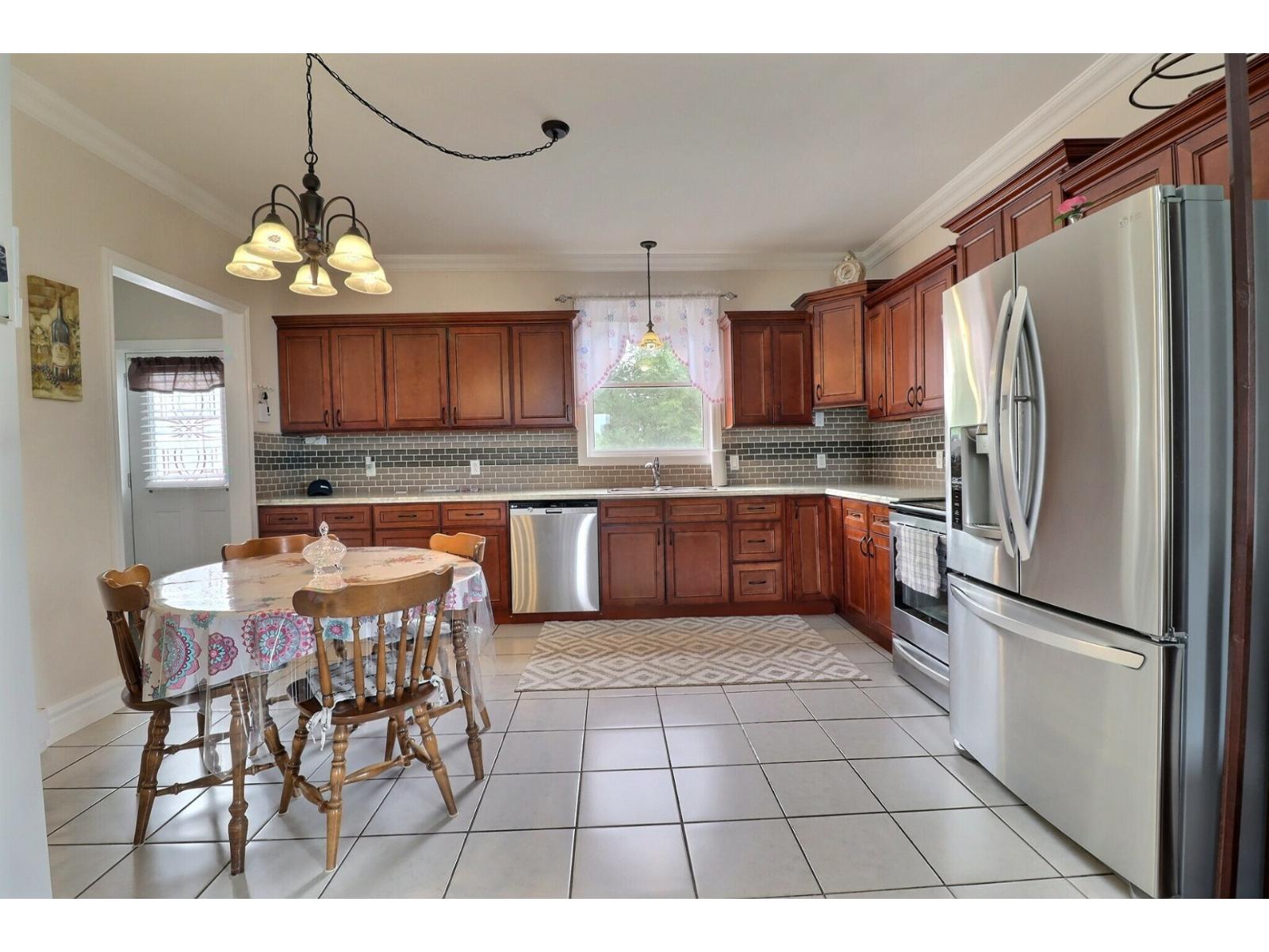 25 Rue de Holland New Carlisle Quebec Canada G0C1Z0 5