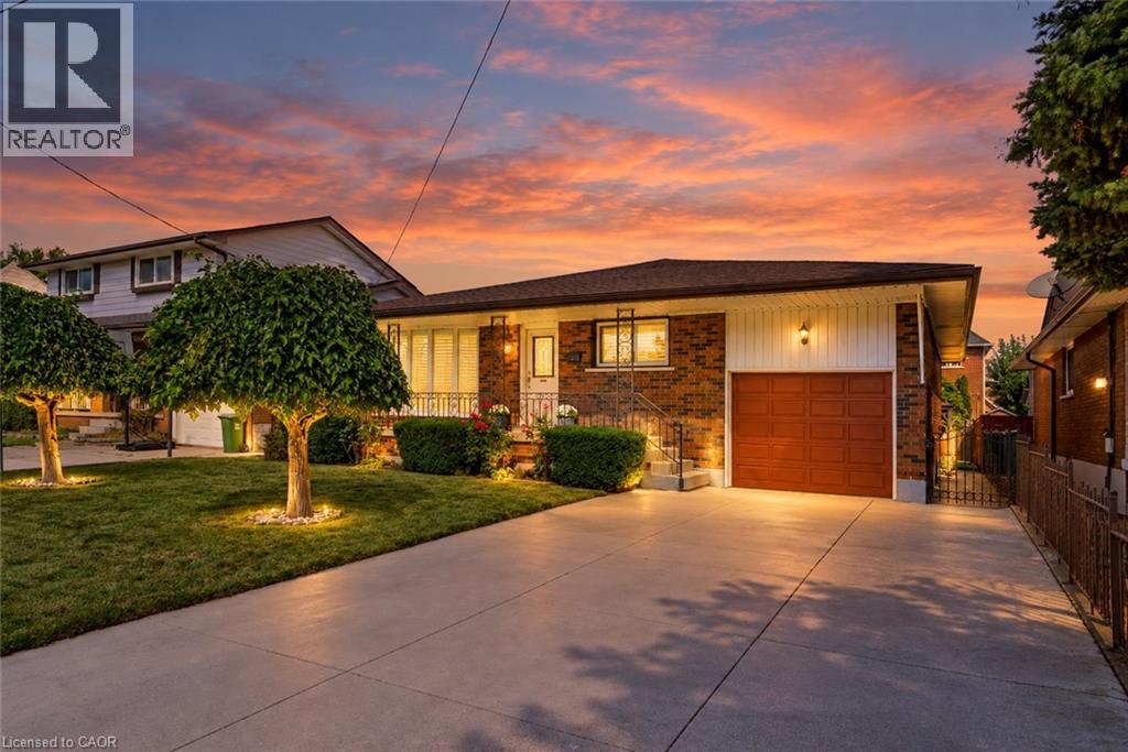 261 CARLA Avenue, Stoney Creek, Ontario