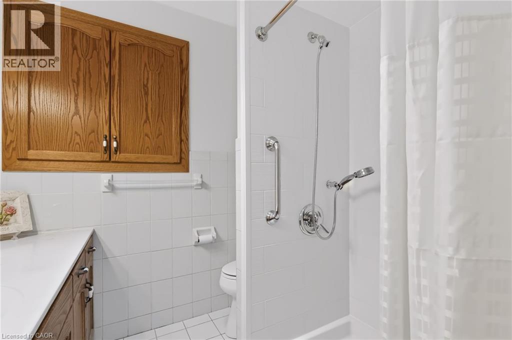 261 Carla Avenue, Stoney Creek, Ontario  L8G 3M9 - Photo 12 - 40867518