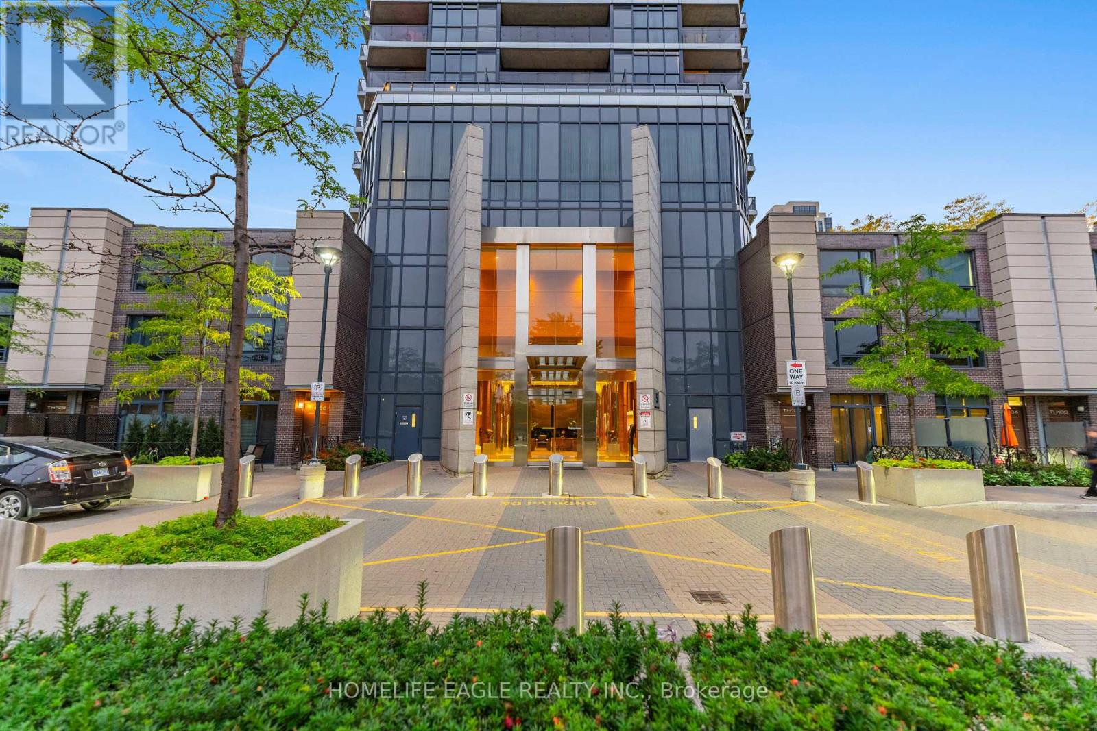 3008 - 5 Valhalla Inn Road, Toronto, Ontario  M9B 0B1 - Photo 2 - W13848080