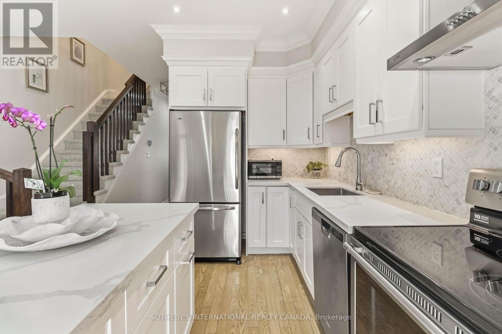 4314 Ingram Common, Burlington, Ontario  L7L 0C4 - Photo 10 - W13848126