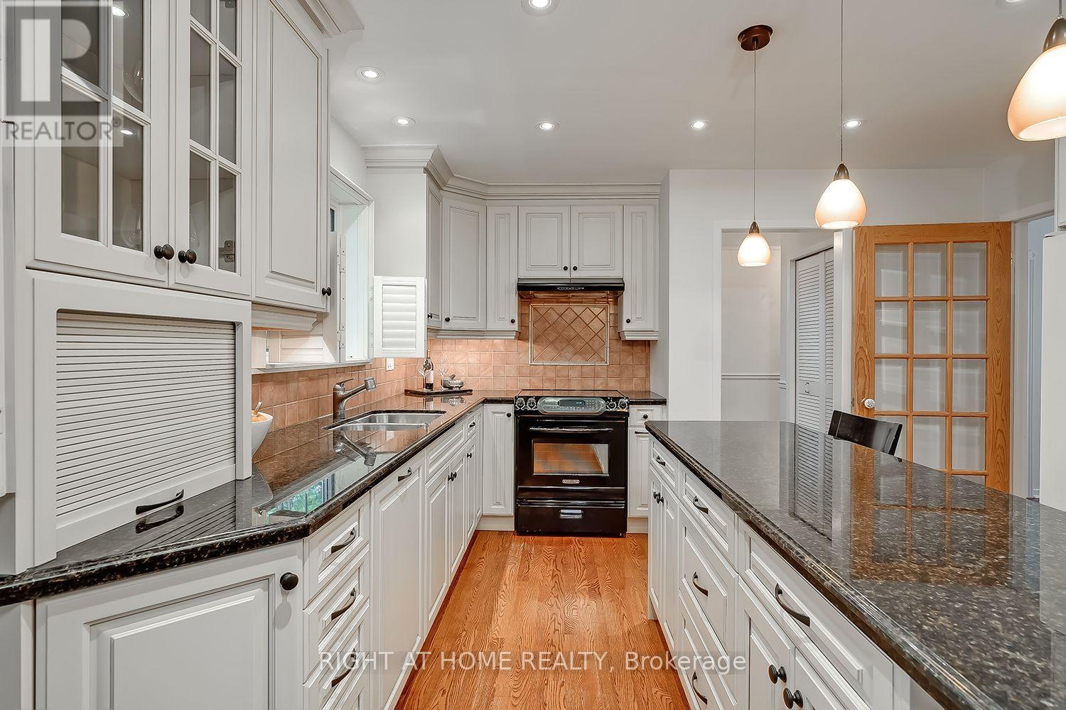 494 Dorland Road, Oakville, Ontario  L6J 6B1 - Photo 11 - W13848158