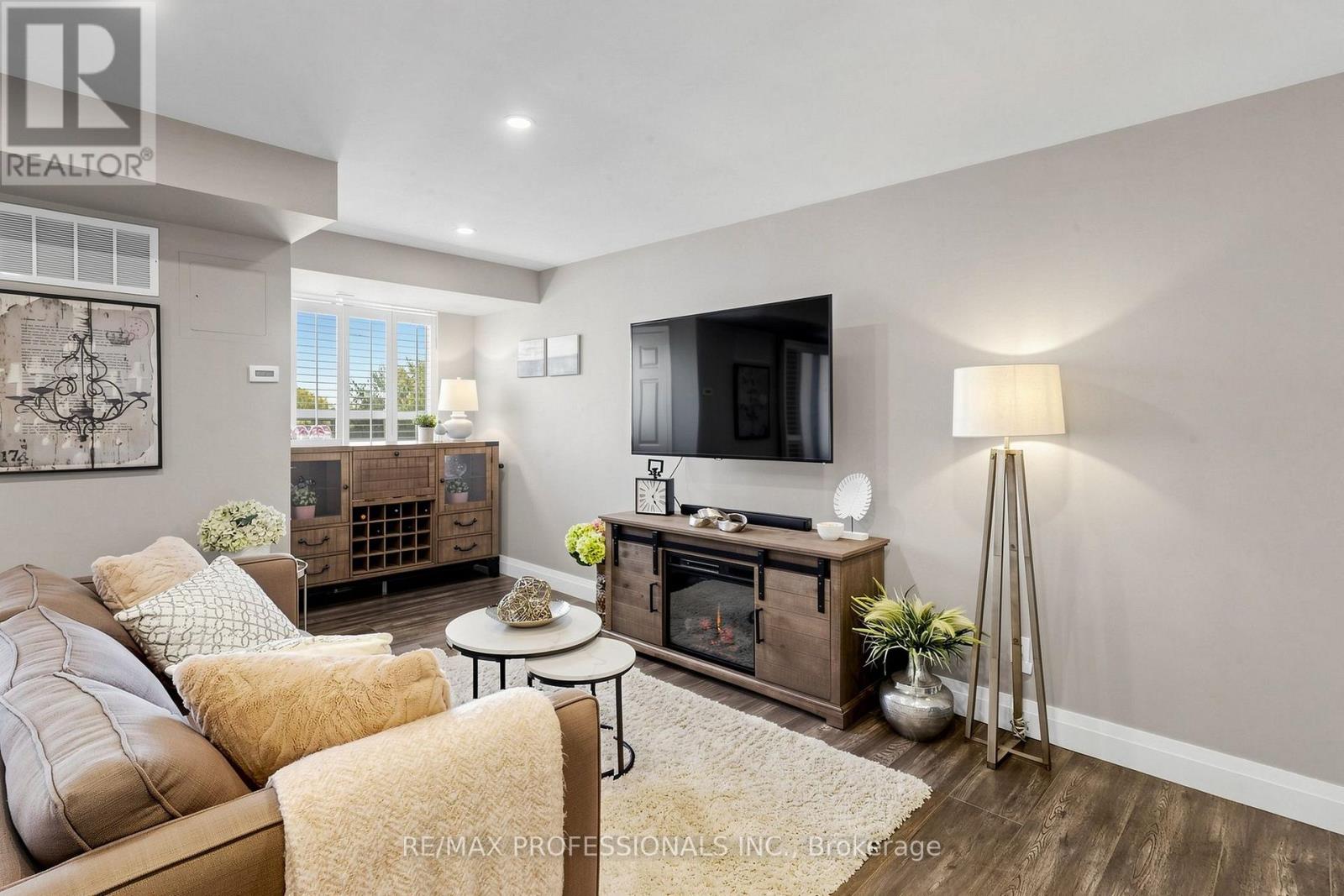 205 - 32 Tannery Street, Mississauga, Ontario  L5M 6T6 - Photo 12 - W13848186