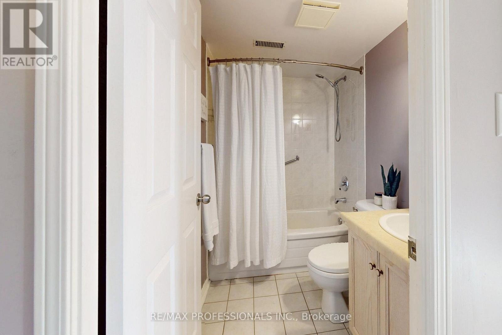 205 - 32 Tannery Street, Mississauga, Ontario  L5M 6T6 - Photo 19 - W13848186