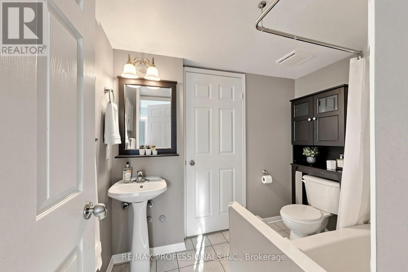 205 - 32 Tannery Street, Mississauga, Ontario  L5M 6T6 - Photo 27 - W13848186