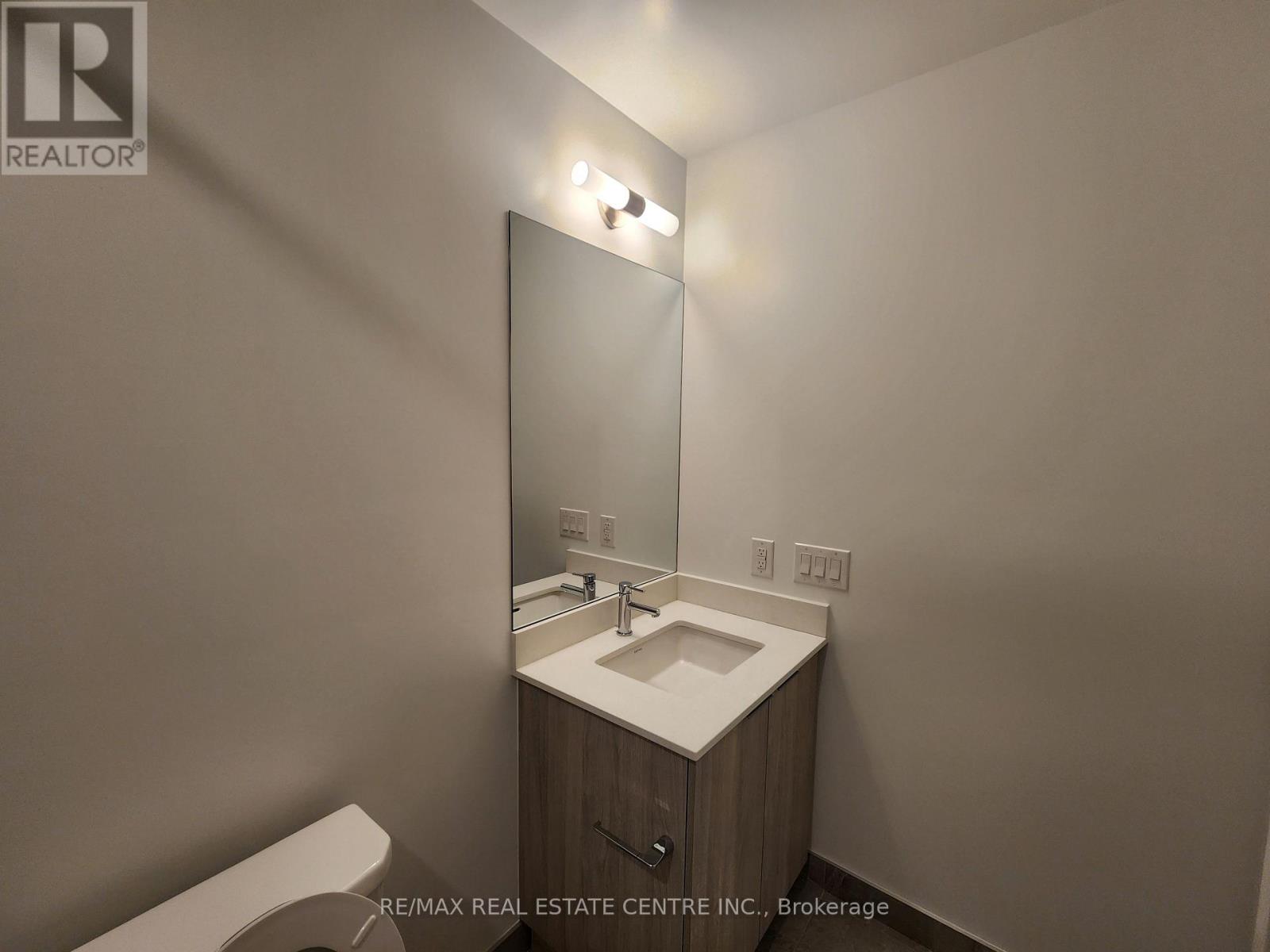 4305 - 395 Square One Drive, Mississauga, Ontario  L5B 0P6 - Photo 11 - W13848316